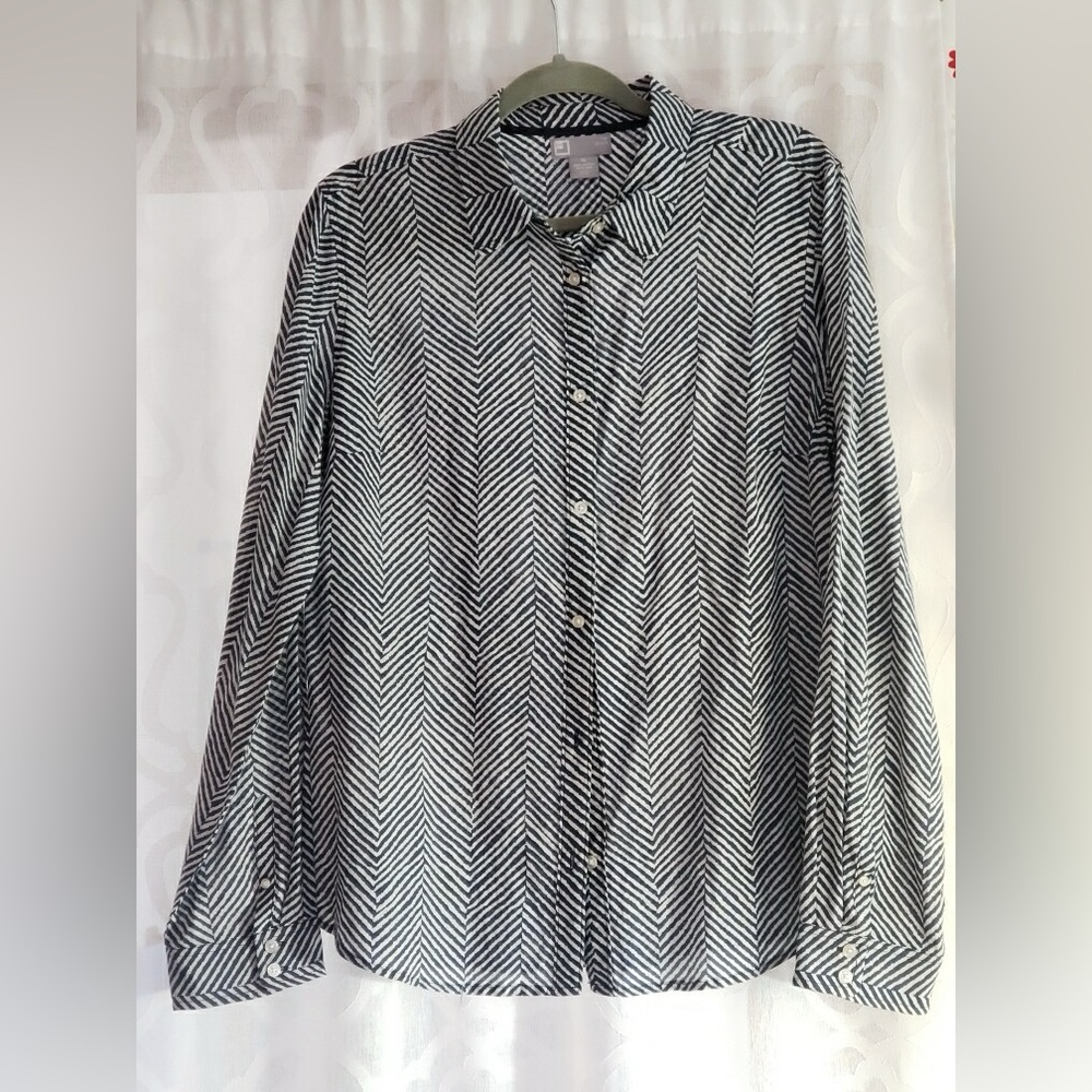 JC Penny Silk Blend White & Black Long Sleeve Button up Top women size X large